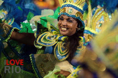 里约热内卢的巴西狂欢节游行，王后和花车 - 在里约热内卢，在狂欢节游行sambodromo 